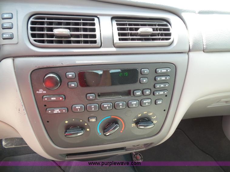 image for item J4831 2006 Ford Taurus SE