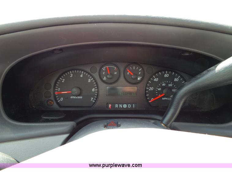 image for item J4831 2006 Ford Taurus SE