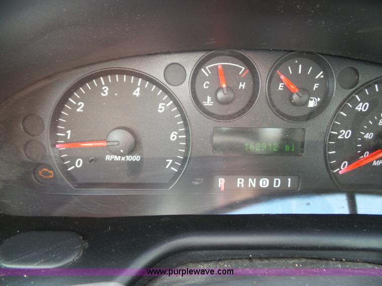 image for item J4831 2006 Ford Taurus SE