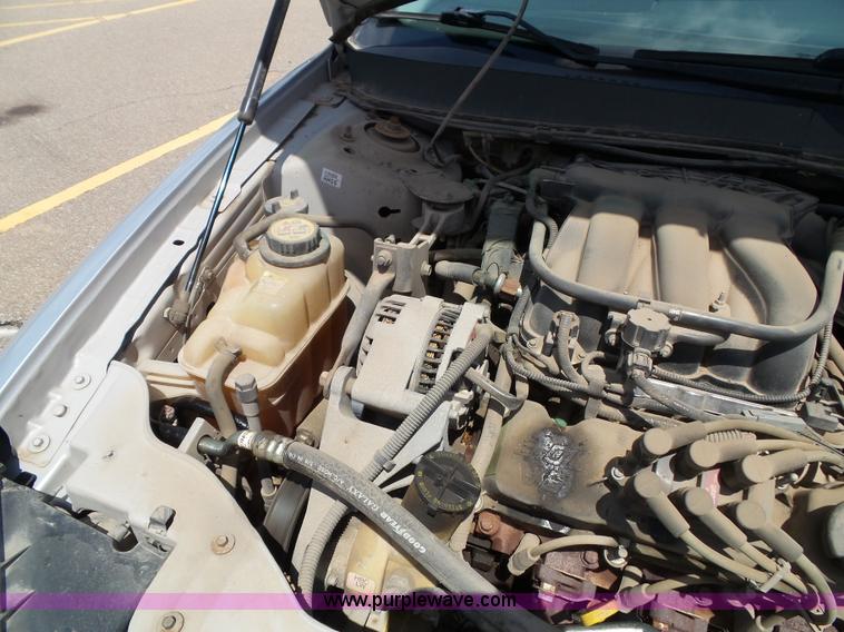 image for item J4831 2006 Ford Taurus SE