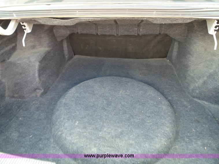 image for item J4831 2006 Ford Taurus SE