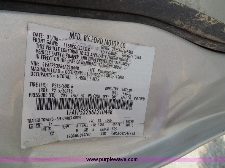 image for item J4831 2006 Ford Taurus SE