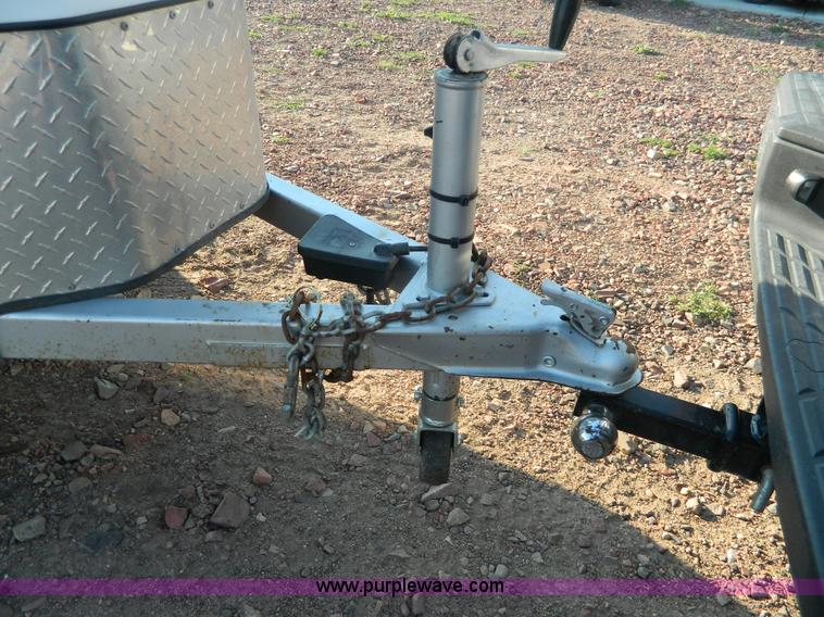 image for item J5128 2009 Wells Cargo enclosed cargo trailer