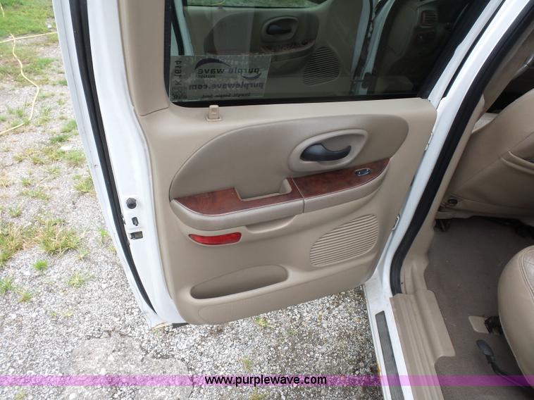 image for item K1614 2001 Ford F150 SuperCrew pickup truck