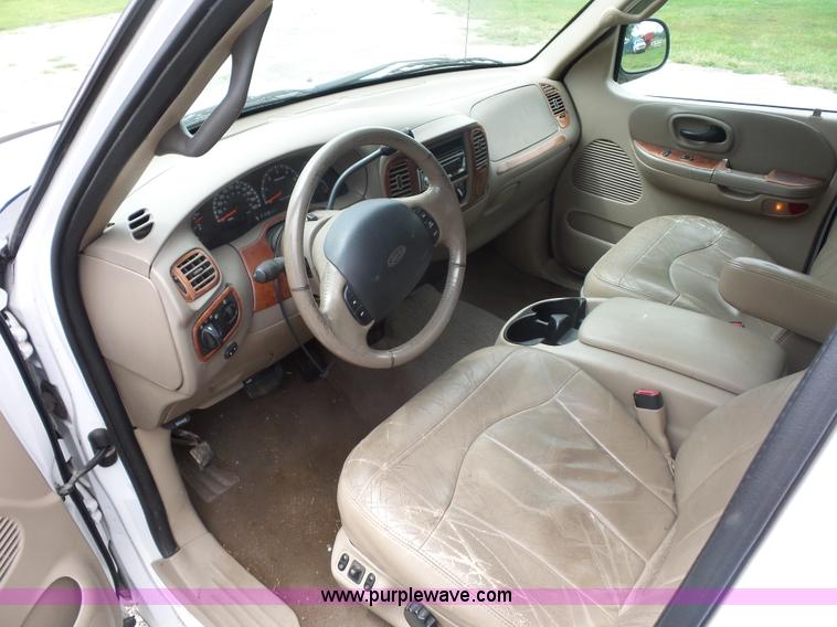 image for item K1614 2001 Ford F150 SuperCrew pickup truck