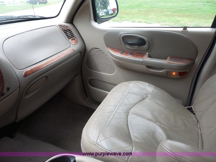 image for item K1614 2001 Ford F150 SuperCrew pickup truck