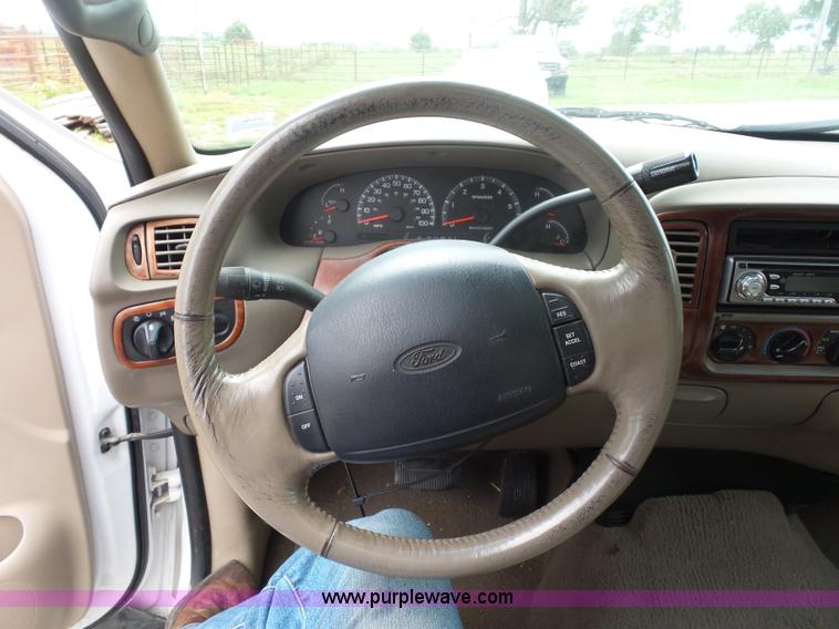 image for item K1614 2001 Ford F150 SuperCrew pickup truck