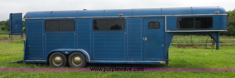 image for item K1617 1992 Sundowner enclosed gooseneck trailer