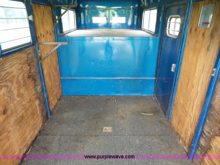 image for item K1617 1992 Sundowner enclosed gooseneck trailer