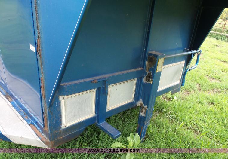 image for item K1617 1992 Sundowner enclosed gooseneck trailer