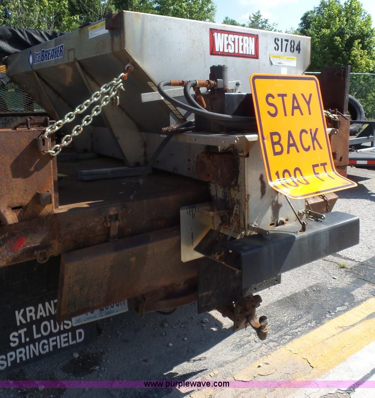 image for item K1620 2001 Ford F350 Super Duty Crew Cab flatbed pickup truck