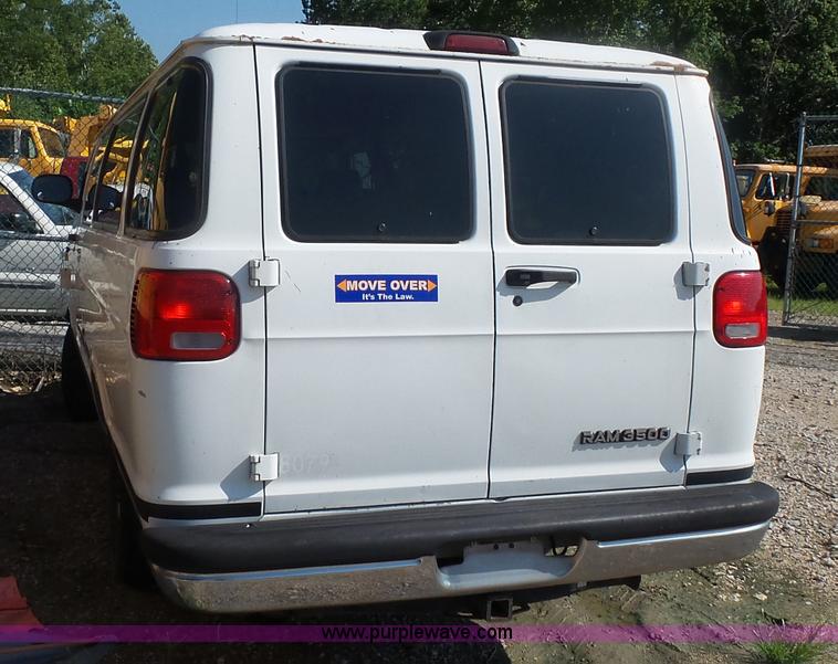 image for item K1628 2000 Dodge Ram Wagon B3500 Maxi van