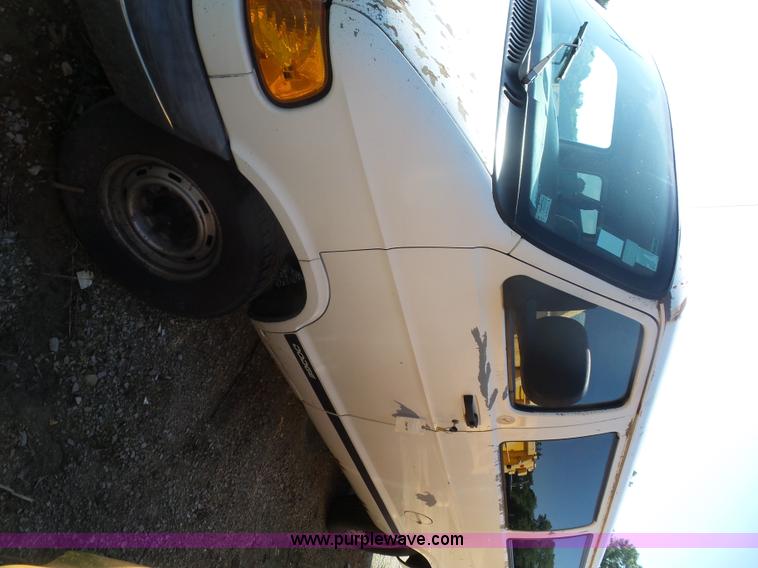 image for item K1628 2000 Dodge Ram Wagon B3500 Maxi van