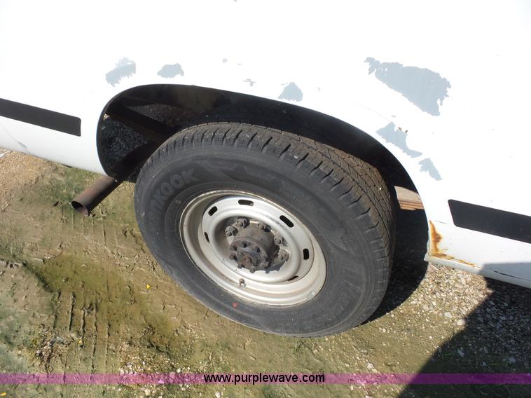 image for item K1628 2000 Dodge Ram Wagon B3500 Maxi van