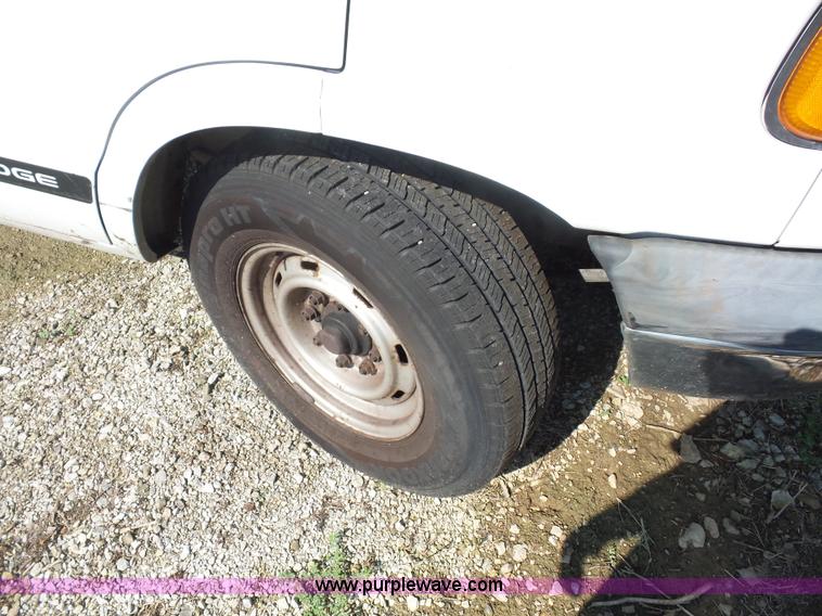 image for item K1628 2000 Dodge Ram Wagon B3500 Maxi van