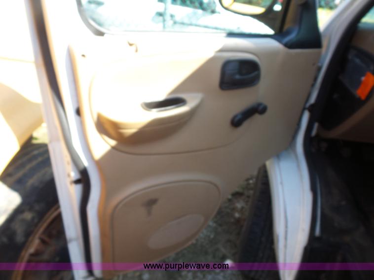 image for item K1628 2000 Dodge Ram Wagon B3500 Maxi van