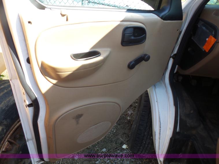 image for item K1628 2000 Dodge Ram Wagon B3500 Maxi van