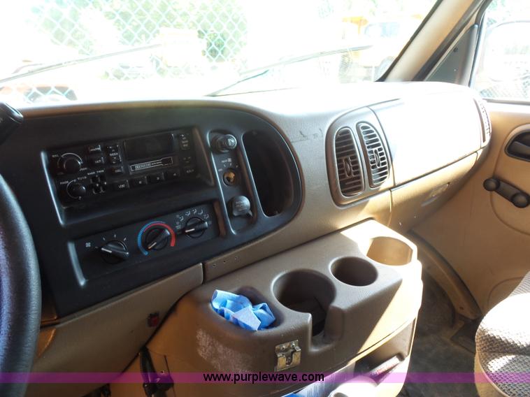 image for item K1628 2000 Dodge Ram Wagon B3500 Maxi van