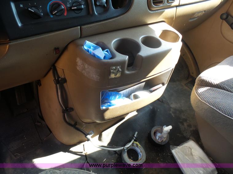 image for item K1628 2000 Dodge Ram Wagon B3500 Maxi van