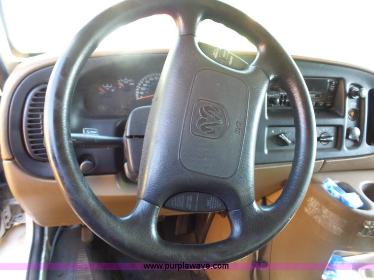 image for item K1628 2000 Dodge Ram Wagon B3500 Maxi van
