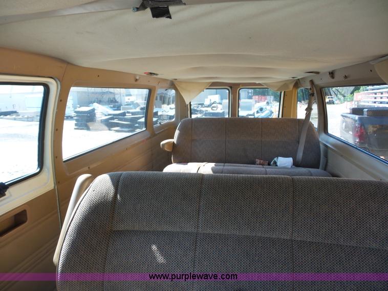 image for item K1628 2000 Dodge Ram Wagon B3500 Maxi van