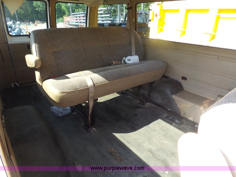 image for item K1628 2000 Dodge Ram Wagon B3500 Maxi van