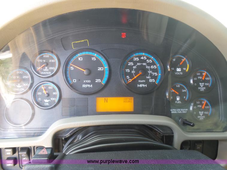 image for item K1998 2011 International TranStar 8600 truck cab and chassis