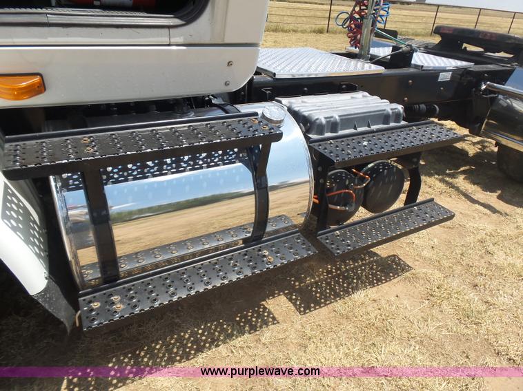 image for item K1998 2011 International TranStar 8600 truck cab and chassis