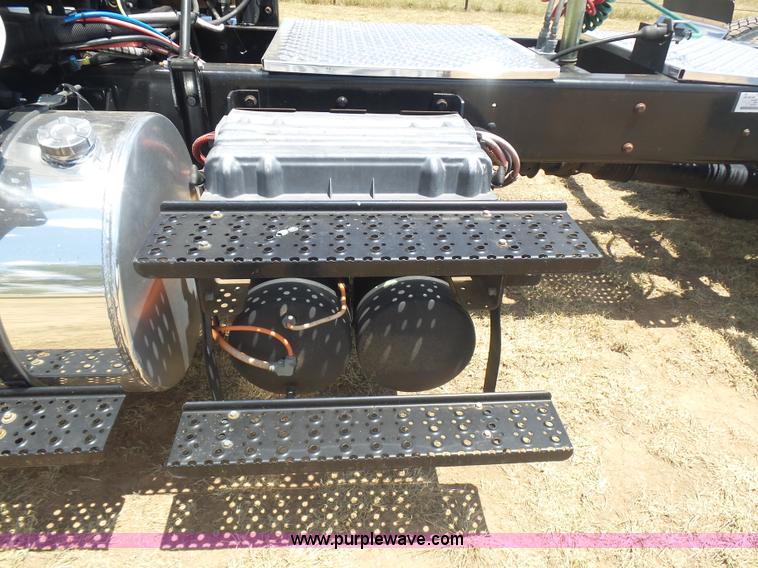 image for item K1998 2011 International TranStar 8600 truck cab and chassis