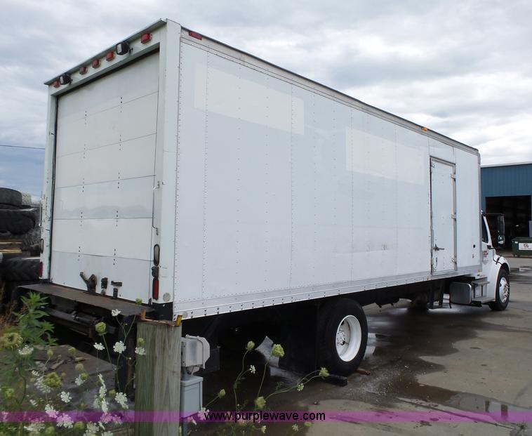 image for item K2176 2005 Freightliner Business Class M2 box truck