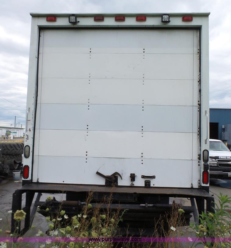 image for item K2176 2005 Freightliner Business Class M2 box truck