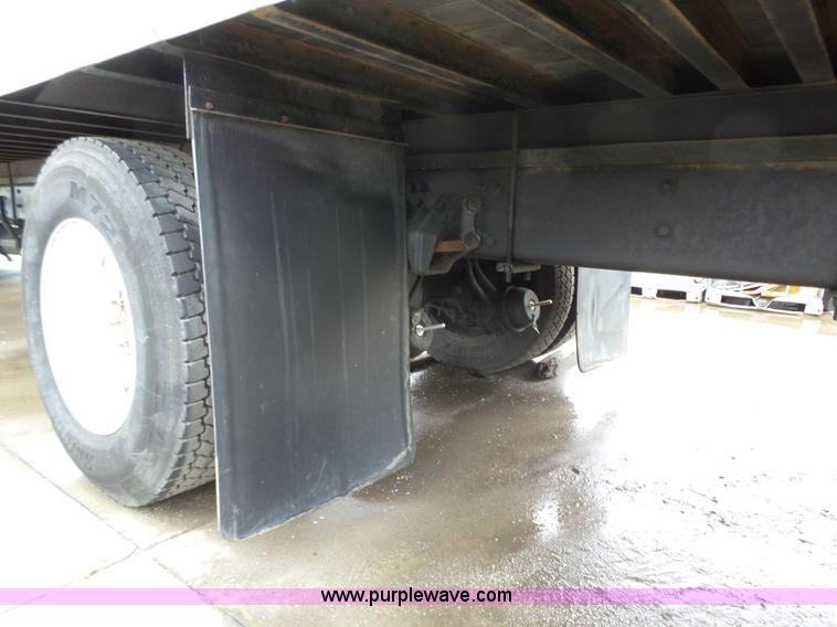 image for item K2176 2005 Freightliner Business Class M2 box truck