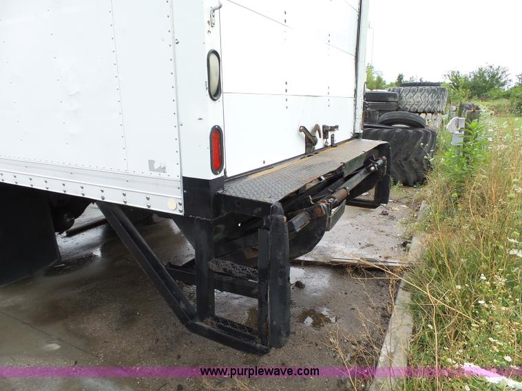 image for item K2176 2005 Freightliner Business Class M2 box truck