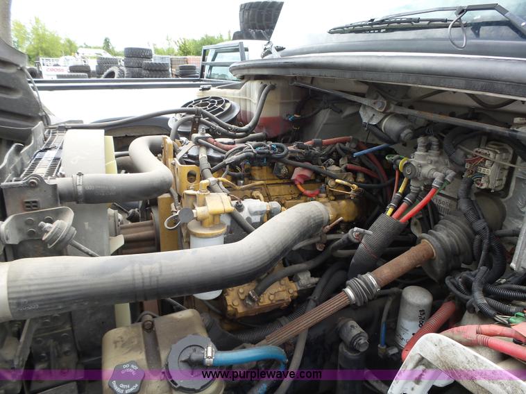 image for item K2176 2005 Freightliner Business Class M2 box truck