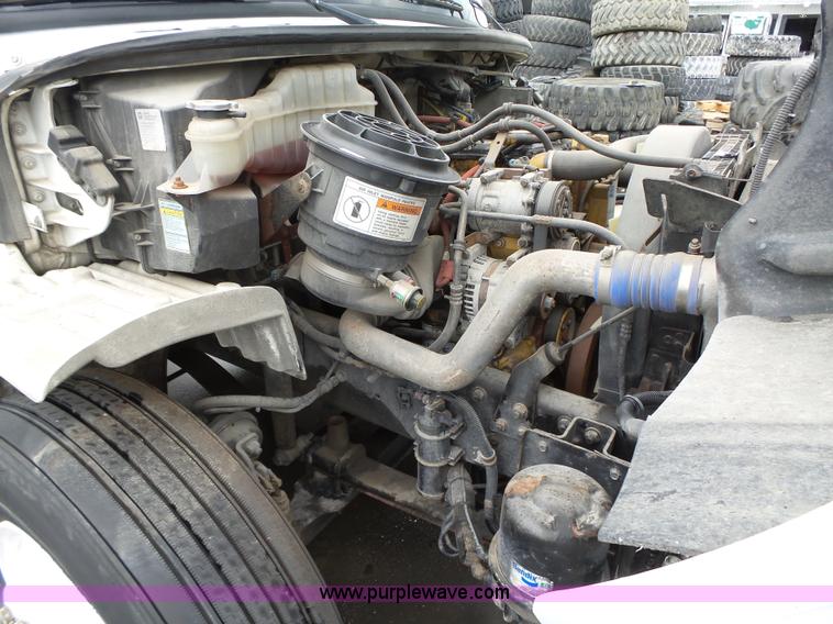 image for item K2176 2005 Freightliner Business Class M2 box truck