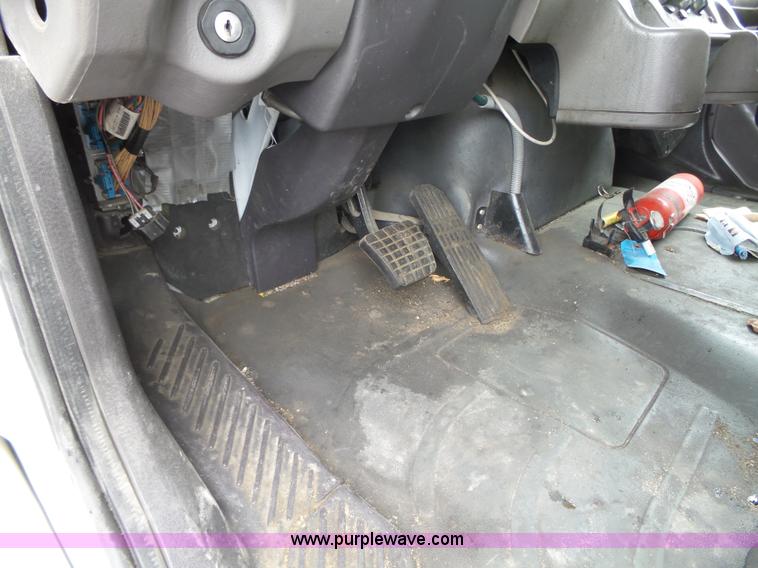 image for item K2176 2005 Freightliner Business Class M2 box truck