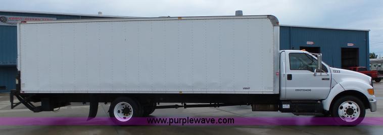 image for item K2177 2005 Ford F650 Super Duty XL box truck