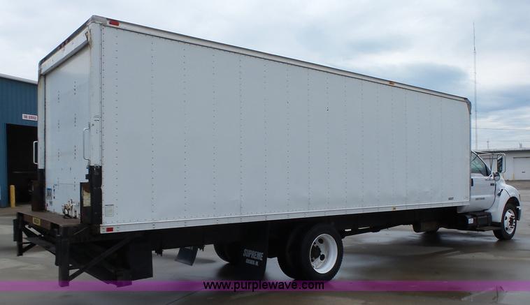 image for item K2177 2005 Ford F650 Super Duty XL box truck