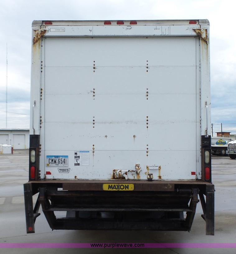 image for item K2177 2005 Ford F650 Super Duty XL box truck