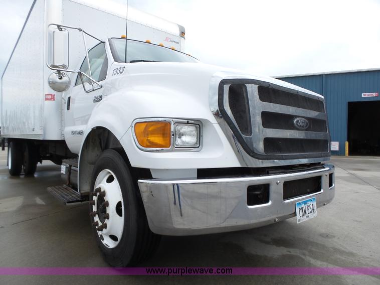 image for item K2177 2005 Ford F650 Super Duty XL box truck