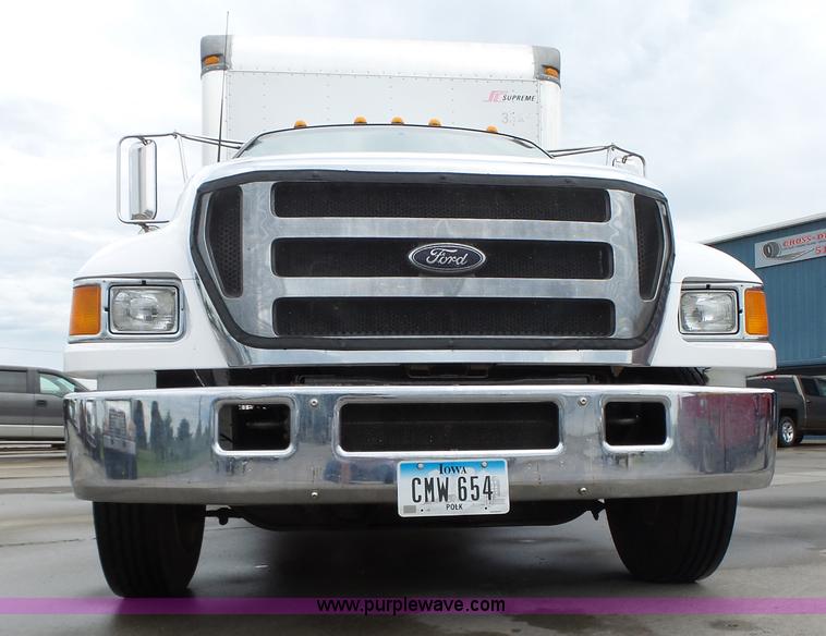 image for item K2177 2005 Ford F650 Super Duty XL box truck