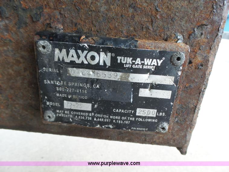 image for item K2177 2005 Ford F650 Super Duty XL box truck