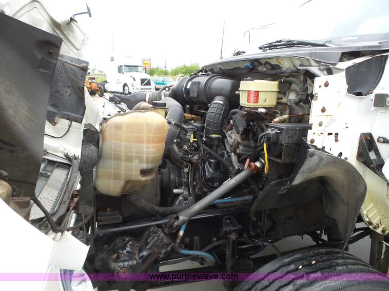 image for item K2177 2005 Ford F650 Super Duty XL box truck