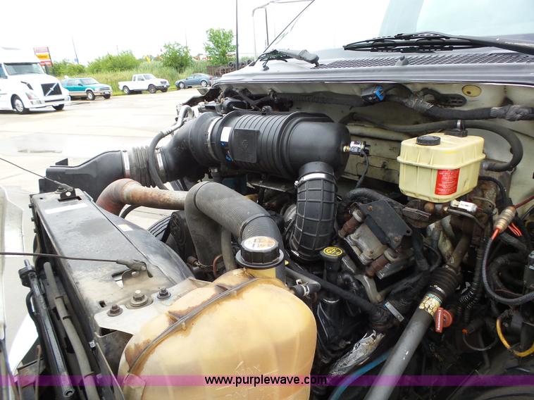 image for item K2177 2005 Ford F650 Super Duty XL box truck