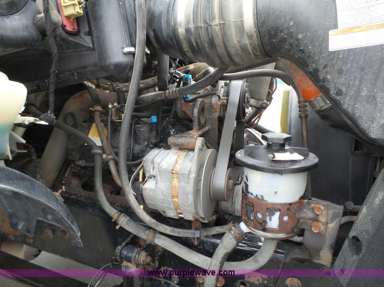 image for item K2177 2005 Ford F650 Super Duty XL box truck