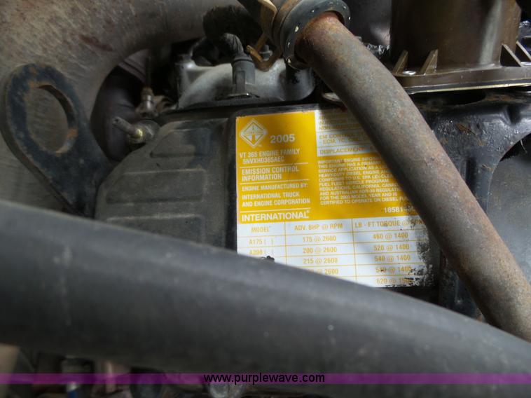 image for item K2177 2005 Ford F650 Super Duty XL box truck