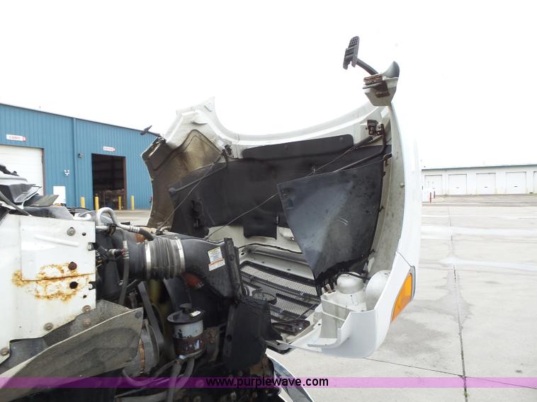 image for item K2177 2005 Ford F650 Super Duty XL box truck