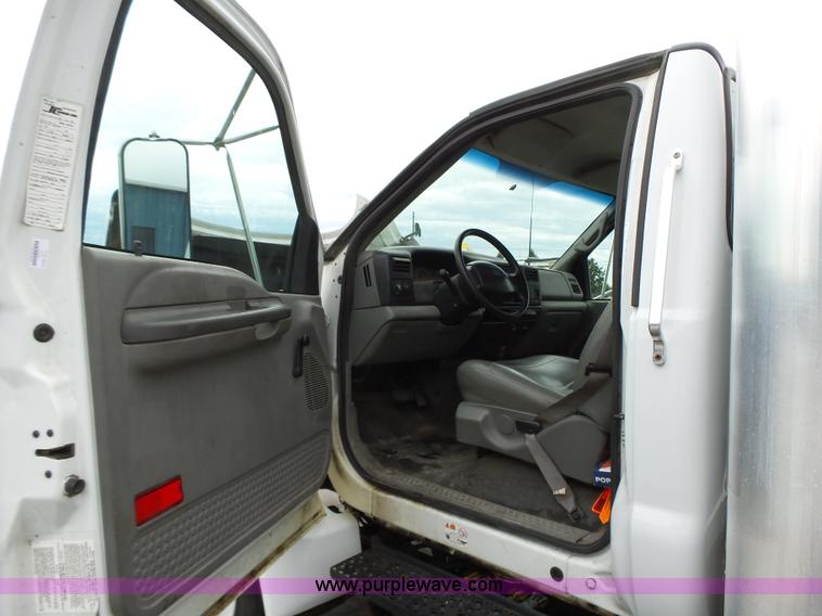 image for item K2177 2005 Ford F650 Super Duty XL box truck
