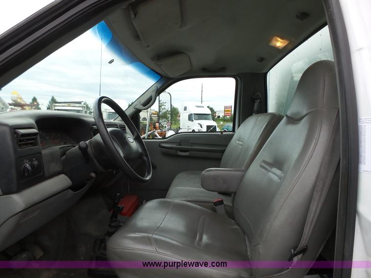 image for item K2177 2005 Ford F650 Super Duty XL box truck