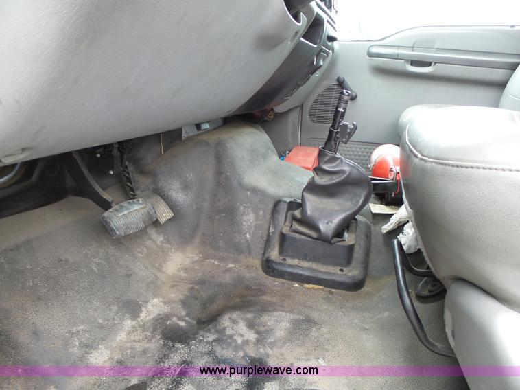 image for item K2177 2005 Ford F650 Super Duty XL box truck